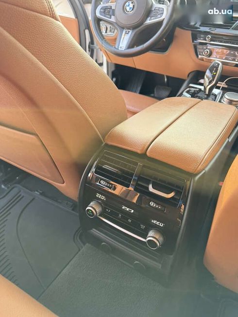 BMW 5 серия 2017 - фото 17