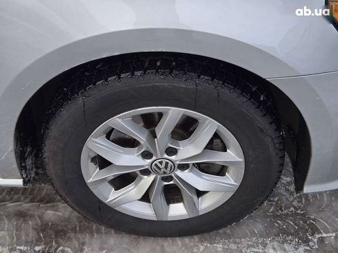 Volkswagen Passat 2017 - фото 18