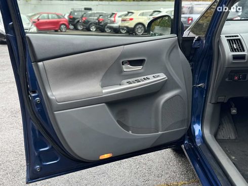 Toyota Prius V 2012 синий - фото 18