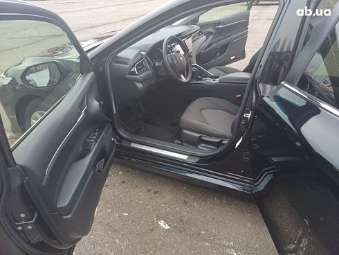 Toyota Camry 2020 черный - фото 14