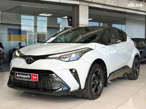 Toyota C-HR 2021 серый - фото 13