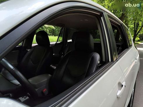Toyota RAV4 2013 - фото 4