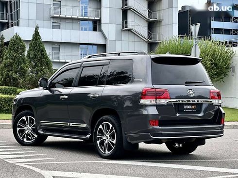 Toyota Land Cruiser 2020 - фото 7