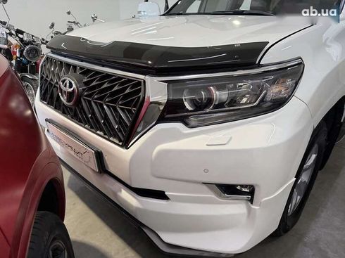 Toyota Land Cruiser Prado 2019 - фото 16