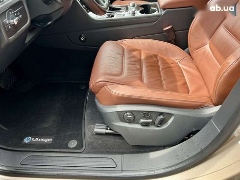 Volkswagen Touareg 2017 - фото 18