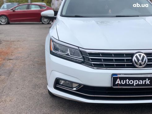Volkswagen Passat 2018 белый - фото 11
