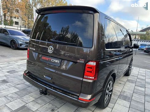 Volkswagen Multivan 2017 - фото 12