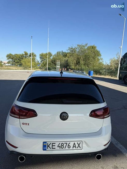 Volkswagen Golf GTI 2020 - фото 11