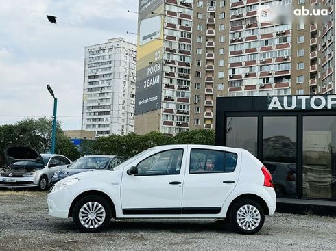 Dacia Sandero 2011 - фото 3