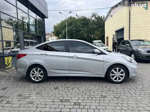 Hyundai Accent 2011 - фото 8
