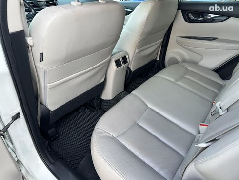 Nissan Rogue 2017 белый - фото 14