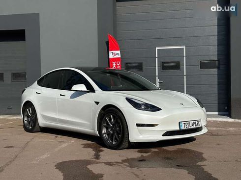 Tesla Model 3 2021 - фото 11