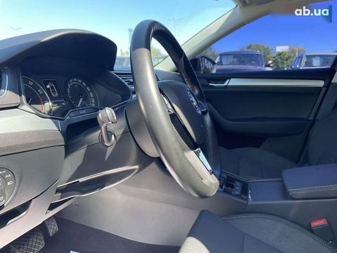 Skoda Superb 2018 - фото 11