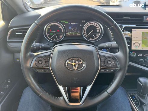 Toyota Camry 2019 - фото 17