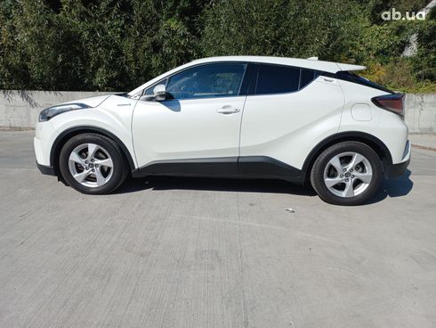 Toyota C-HR 2019 белый - фото 9