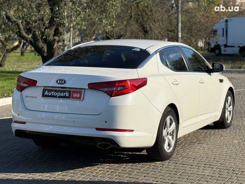 Kia Optima 2012 белый - фото 13