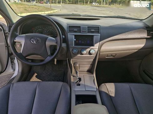 Toyota Camry 2008 - фото 17