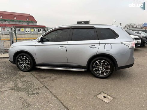 Mitsubishi Outlander 2014 - фото 6