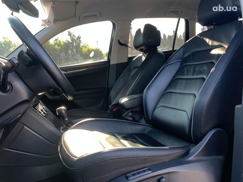 Volkswagen Tiguan 2018 серый - фото 22