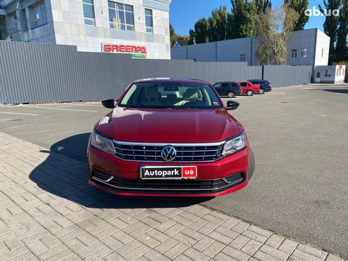 Volkswagen Passat 2017 красный - фото 2