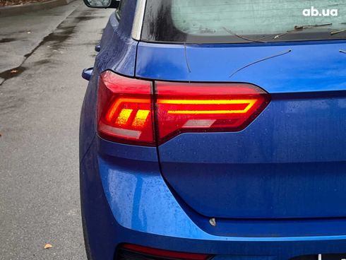 Volkswagen T-Roc 2021 синий - фото 9
