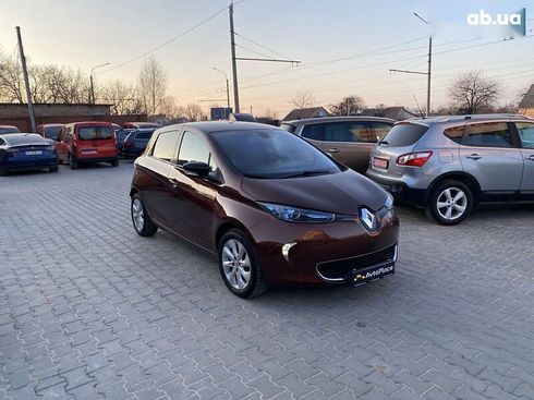 Renault Zoe 2015 - фото 10