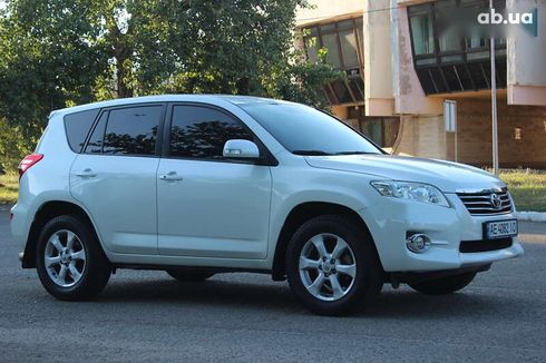 Toyota RAV4 2011 - фото 12