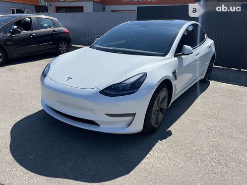 Tesla Model 3 2021 - фото 2