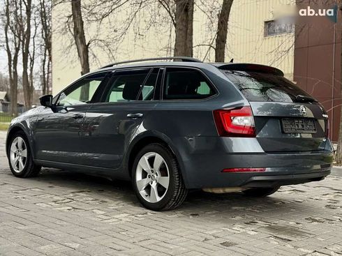 Skoda Octavia 2018 - фото 17