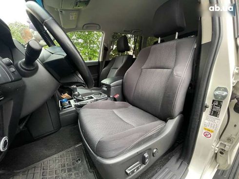 Toyota Land Cruiser Prado 2019 - фото 16