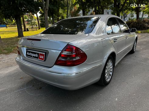 Mercedes-Benz E-Класс 2004 серый - фото 8