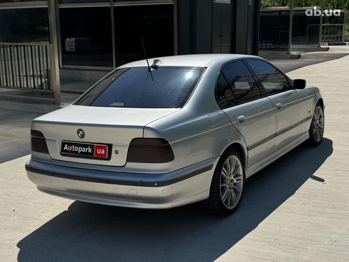 BMW 5 серия 2000 серый - фото 10