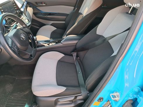 Toyota C-HR 2018 синий - фото 21