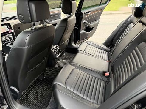 Volkswagen Passat 2018 - фото 24