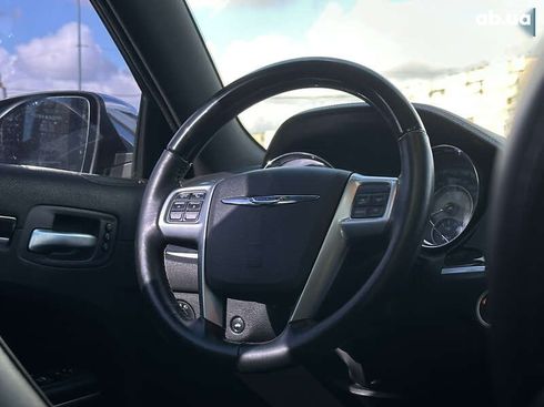 Chrysler 300C 2012 - фото 20