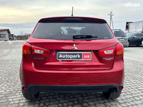 Mitsubishi Outlander 2016 красный - фото 6