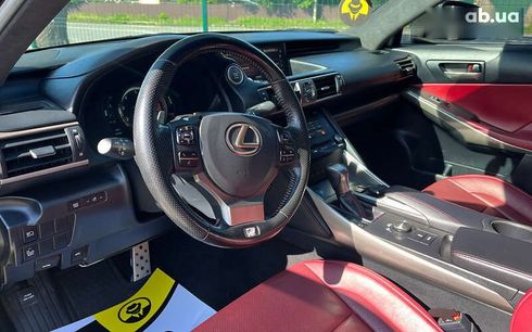 Lexus IS 2017 - фото 8