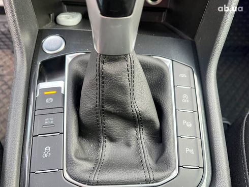 Volkswagen Tiguan 2019 серый - фото 22