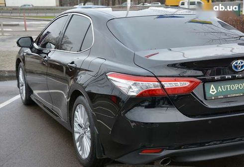 Toyota Camry 2019 - фото 8