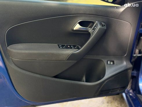Volkswagen Polo 2018 синий - фото 36