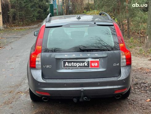 Volvo V50 2011 серый - фото 16