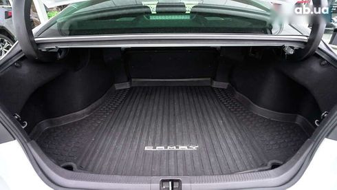 Toyota Camry 2019 - фото 10