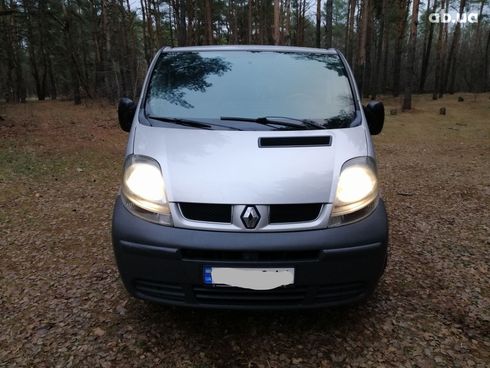 Renault Trafic 2004 серый - фото 6