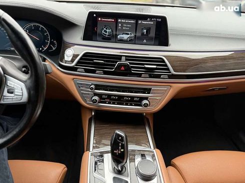BMW 7 серия 2017 - фото 25