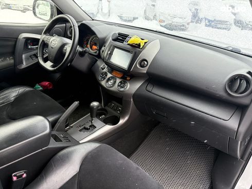 Toyota RAV4 2012 серый - фото 30