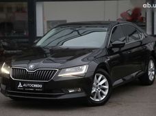 Продаж вживаних Skoda Superb 2018 року в Харкові - купити на Автобазарі