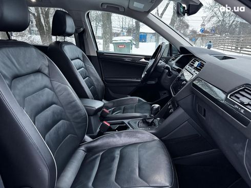 Volkswagen Tiguan 2017 серый - фото 41