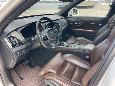 Volvo XC90 2021 - фото 29