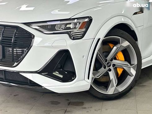 Audi E-Tron 2022 - фото 13