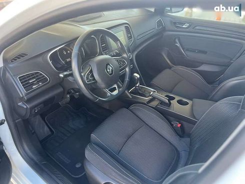 Renault Megane 2017 - фото 13